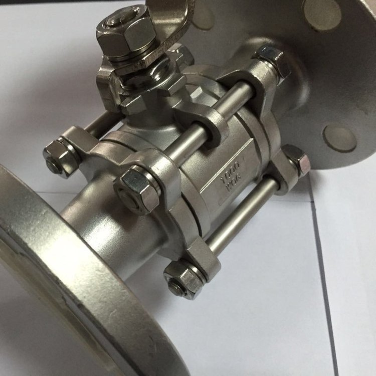 三片式法蘭球閥實物圖